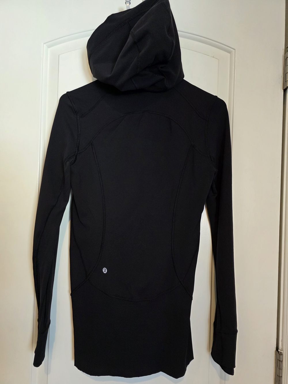 LULULEMON - Picture 2 of 8